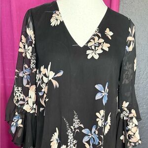 💃🏼💃🏼💃🏼Calvin Klein black dress with floral print. Size 4. EUC.